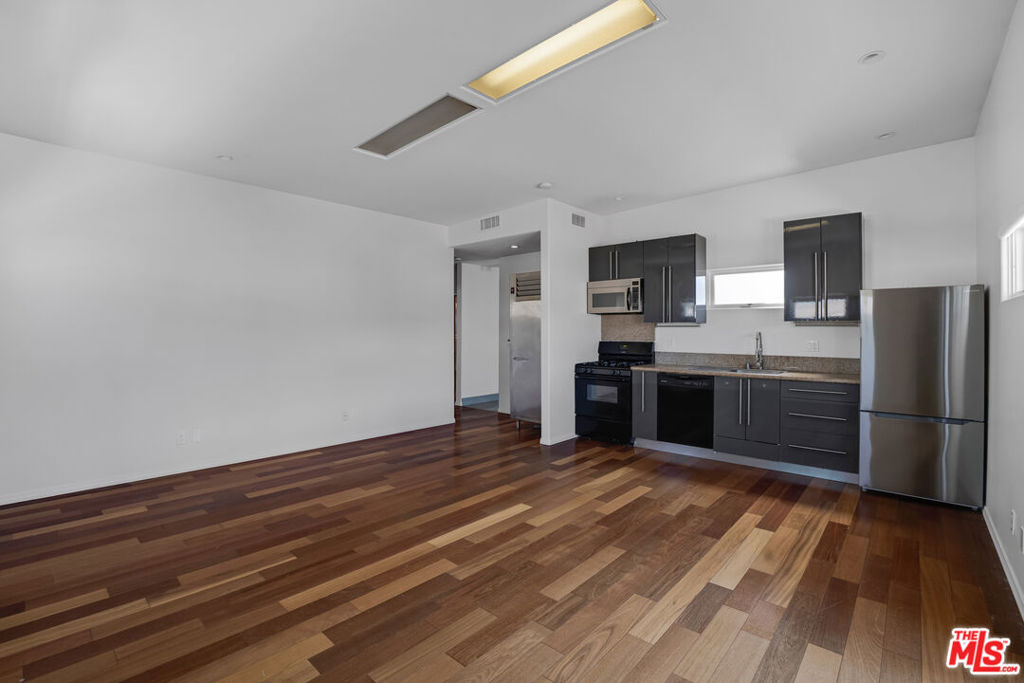 137 Arena Street Property Photo 8