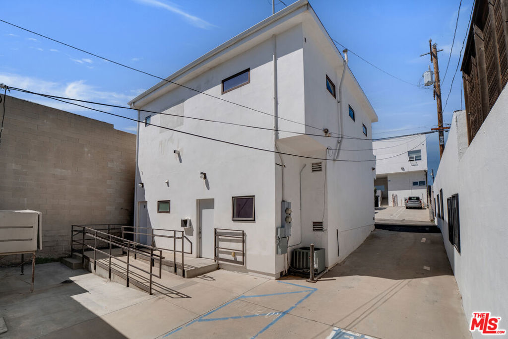 137 Arena Street Property Photo 31