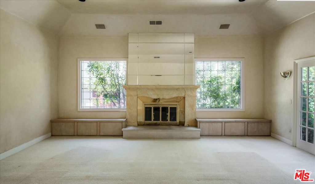 2573 Benedict Canyon Drive Property Photo 5