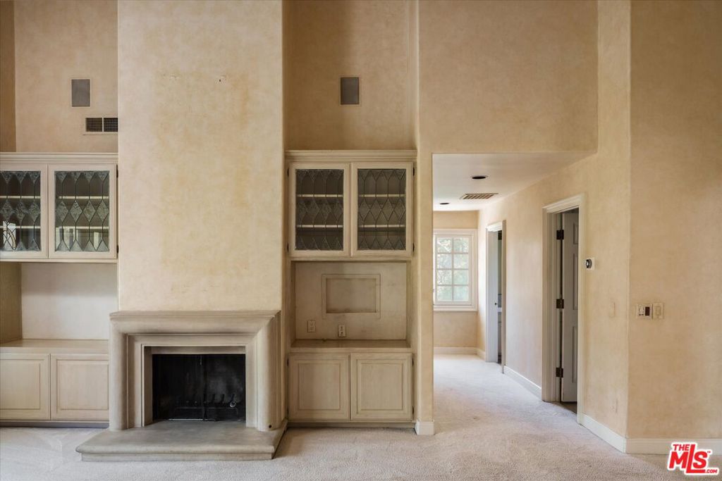 2573 Benedict Canyon Drive Property Photo 25