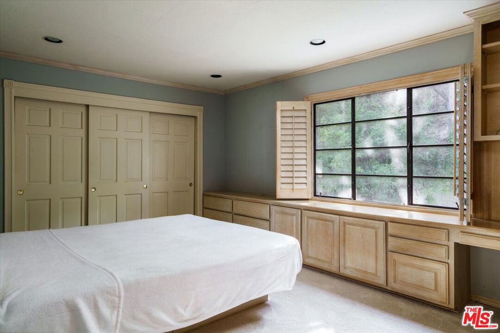 2573 Benedict Canyon Drive Property Photo 36