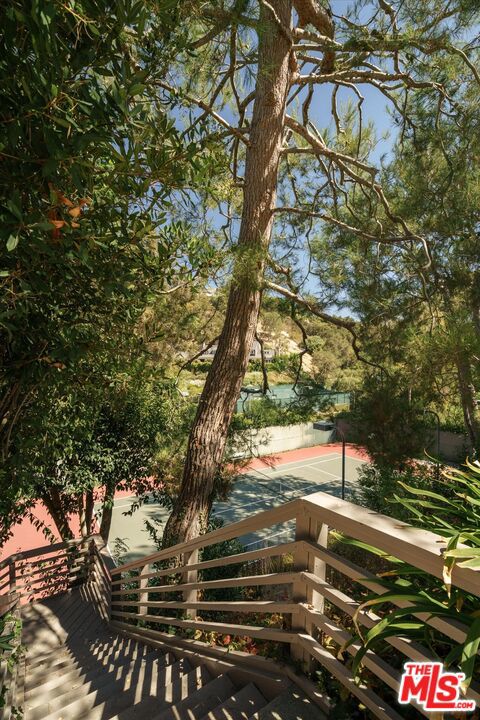 2573 Benedict Canyon Drive Property Photo 40