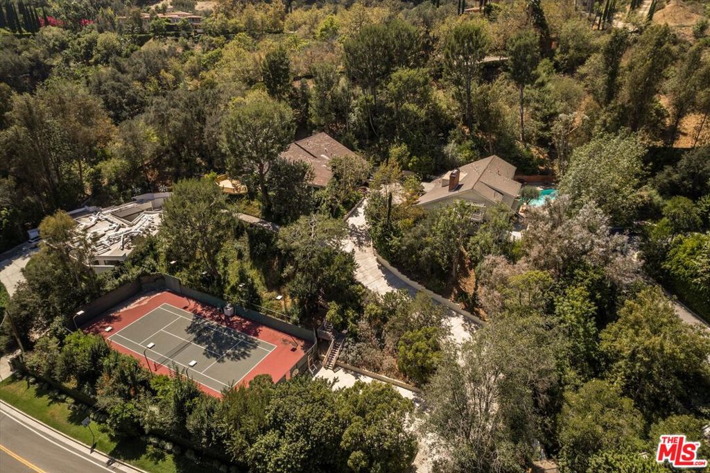 2573 Benedict Canyon Drive Property Photo 44