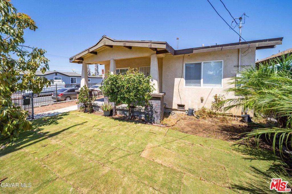 1319 E 75th Street Property Photo 2