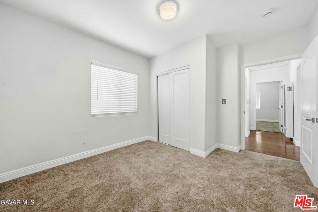 1319 E 75th Street Property Photo 8