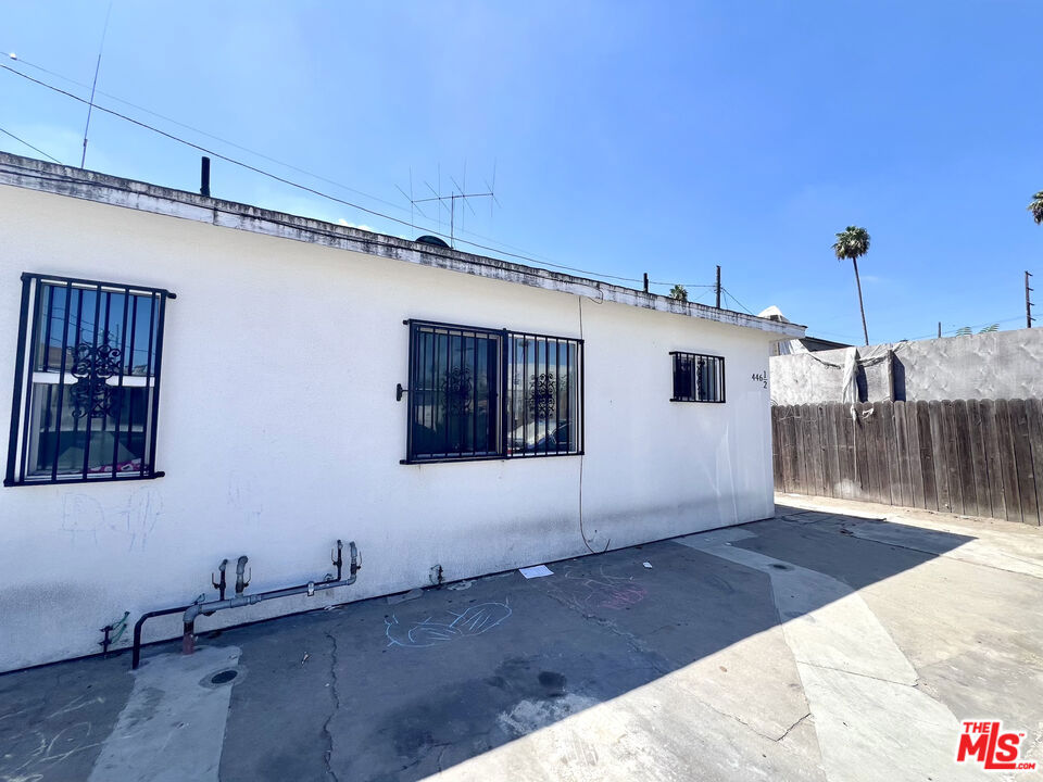 446 W 88th Street 1/2 Property Photo 17