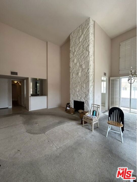 4949 Genesta Avenue 409 Property Photo 4