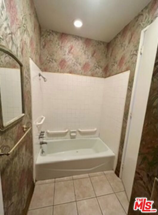 4949 Genesta Avenue 409 Property Photo 16