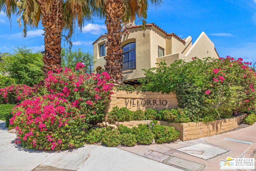 1015 Villorrio Drive S Property Photo 1