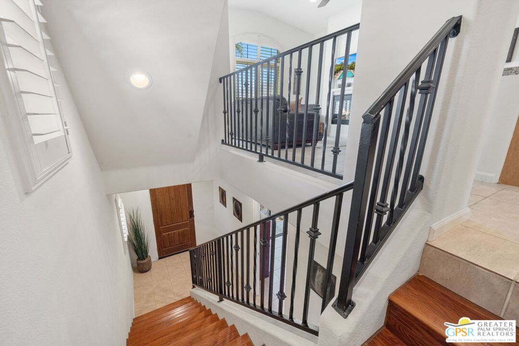 1015 Villorrio Drive S Property Photo 15
