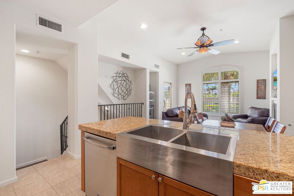 1015 Villorrio Drive S Property Photo 17