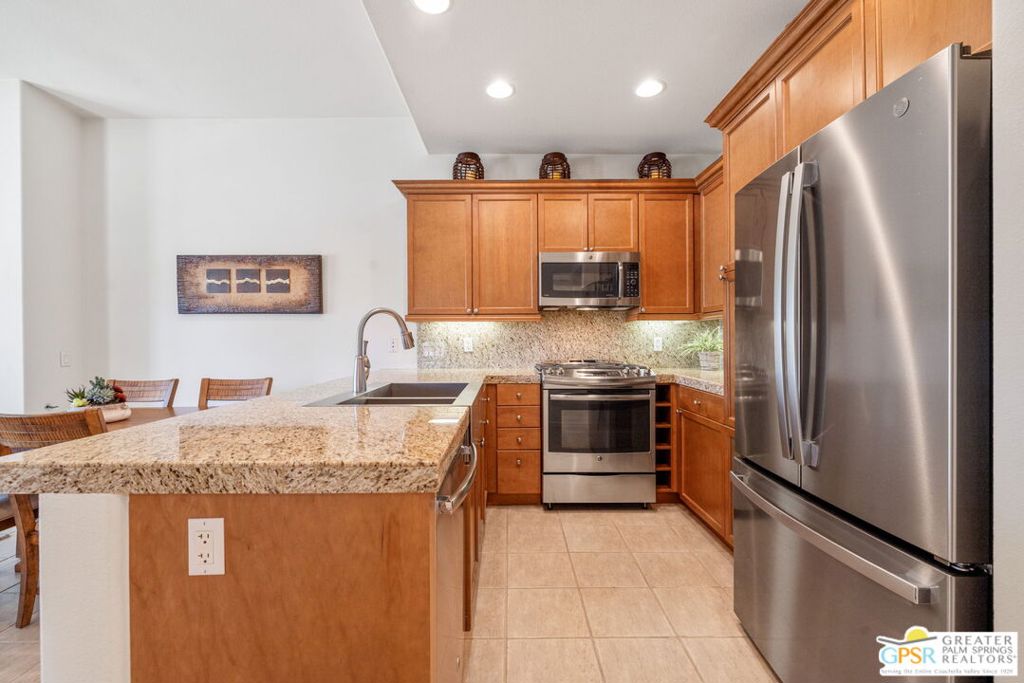 1015 Villorrio Drive S Property Photo 21