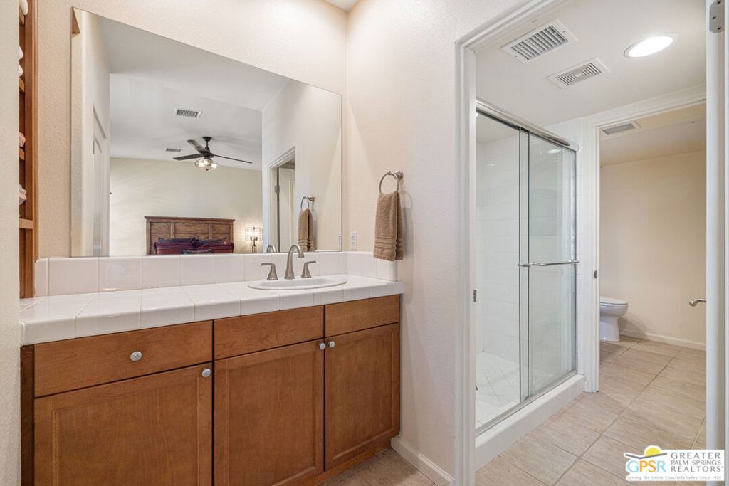 1015 Villorrio Drive S Property Photo 32