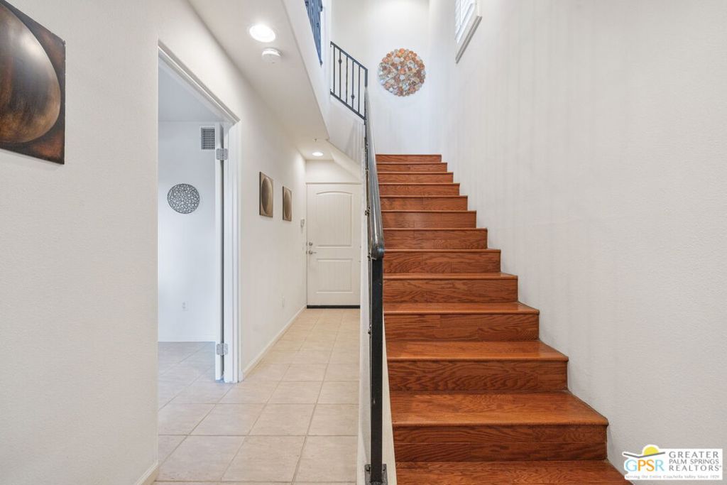 1015 Villorrio Drive S Property Photo 35