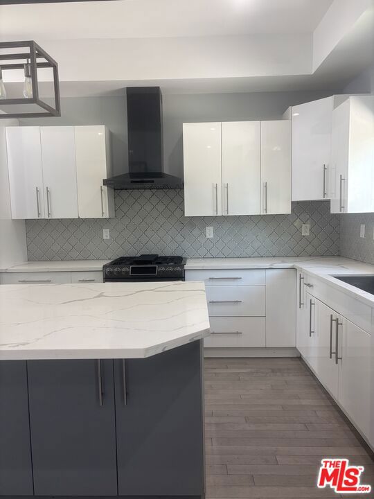 7925 Kittyhawk Avenue Property Photo 4