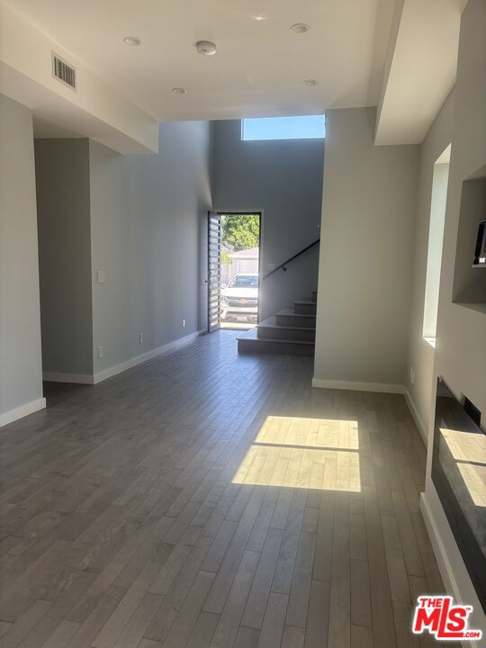 7925 Kittyhawk Avenue Property Photo 12
