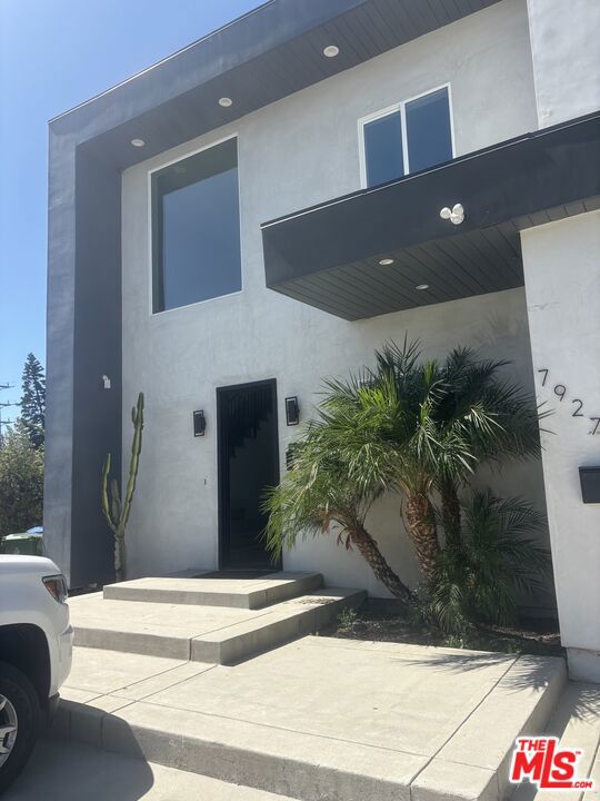 7925 Kittyhawk Avenue Property Photo 22