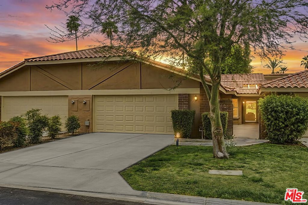 320 S Sierra Madre Property Photo 5