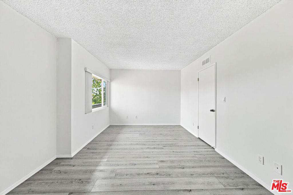 1246 Euclid Street 6 Property Photo 3