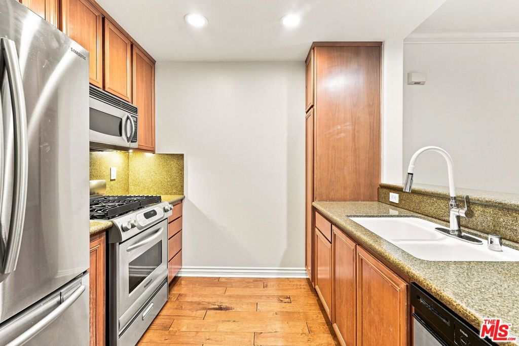 12963 Runway Road 218 Property Photo 9