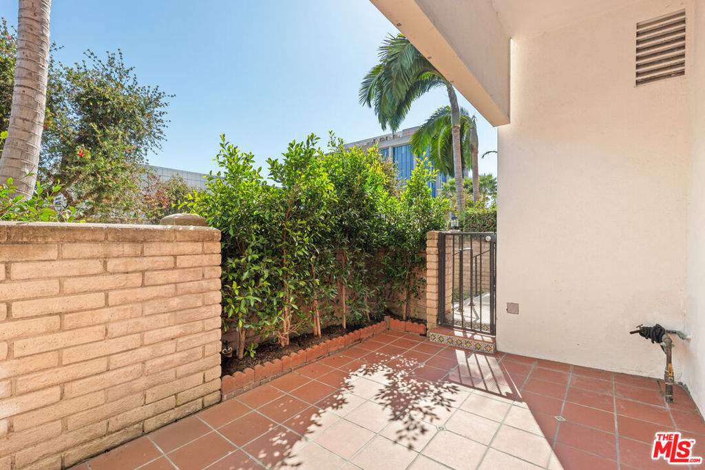 13249 Fiji Way F Property Photo 4