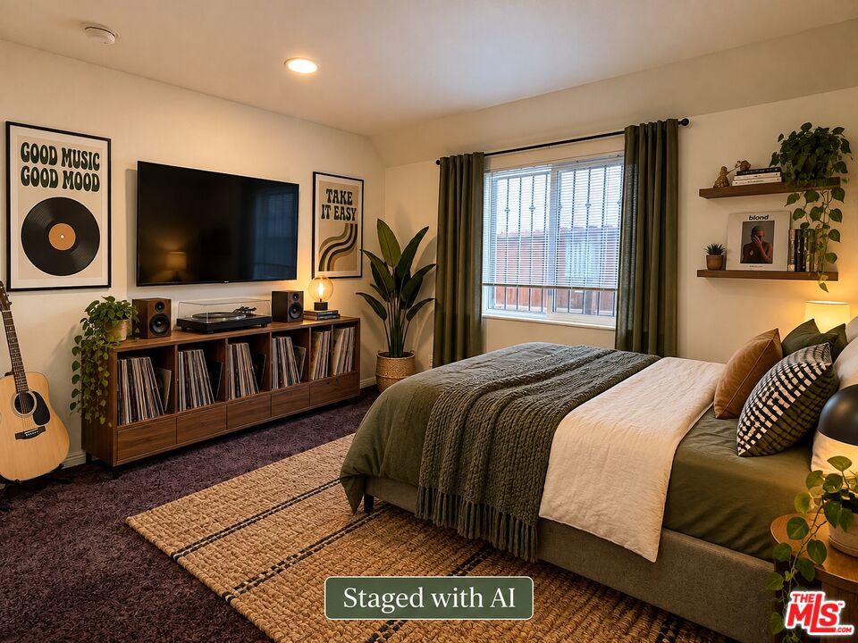 10218 S San Pedro Street Property Photo 9