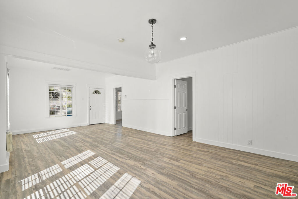 530 Almond Avenue Property Photo 7