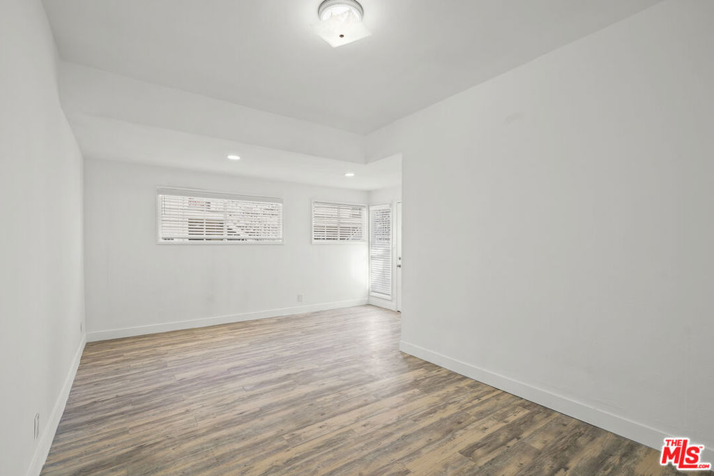 530 Almond Avenue Property Photo 10