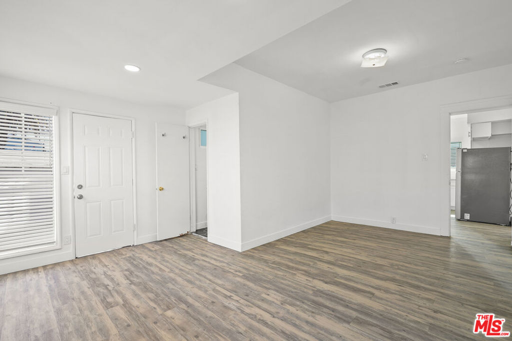 530 Almond Avenue Property Photo 11
