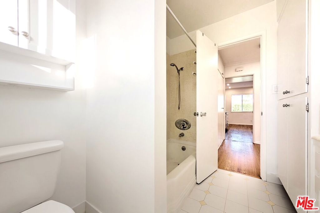 224 Bicknell Avenue C Property Photo 7
