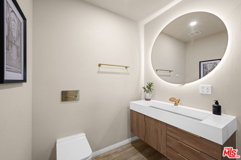 1444 N Ontario Street Property Photo 9