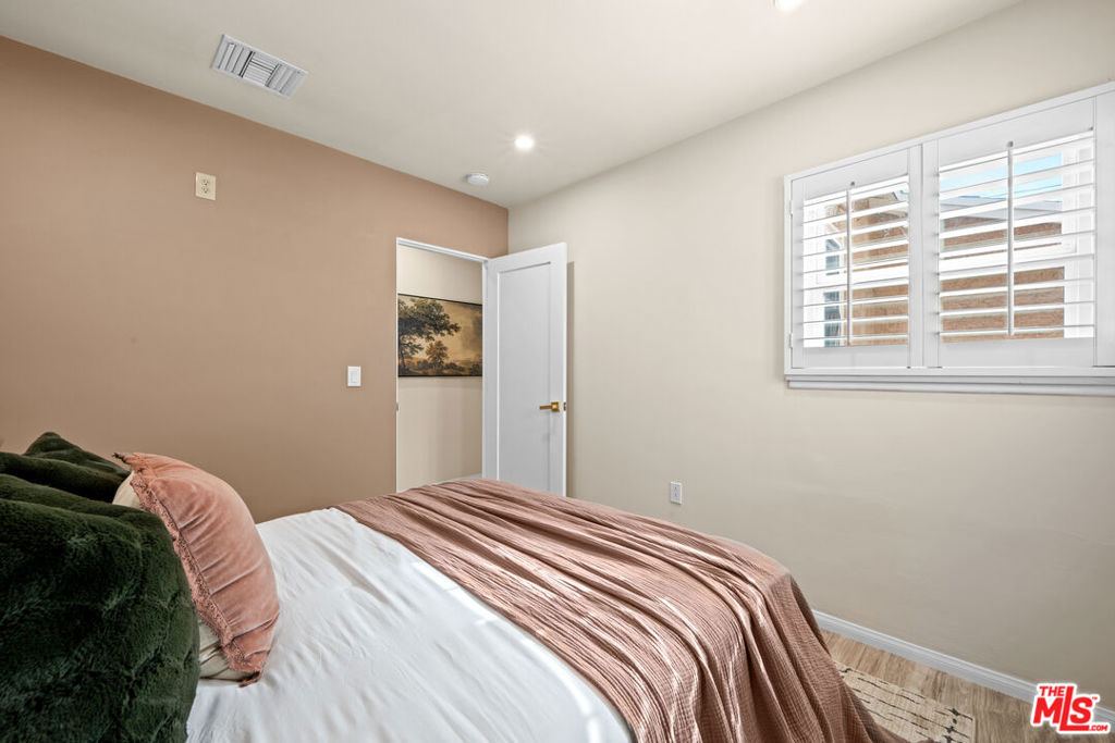 1444 N Ontario Street Property Photo 12