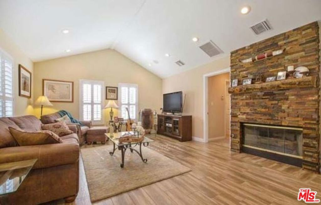 2340 Caldero Property Photo 4