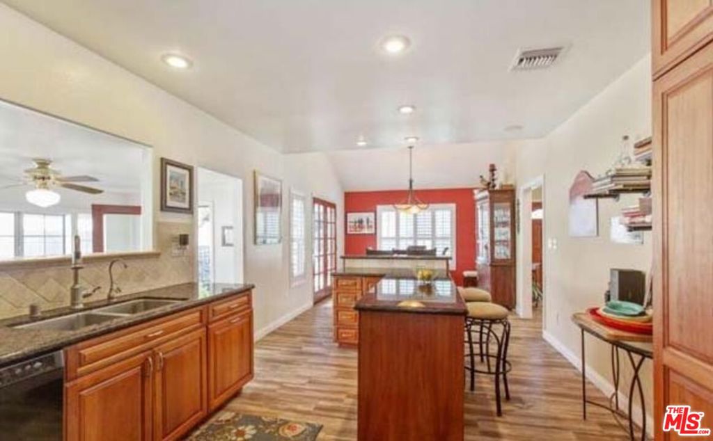 2340 Caldero Property Photo 5