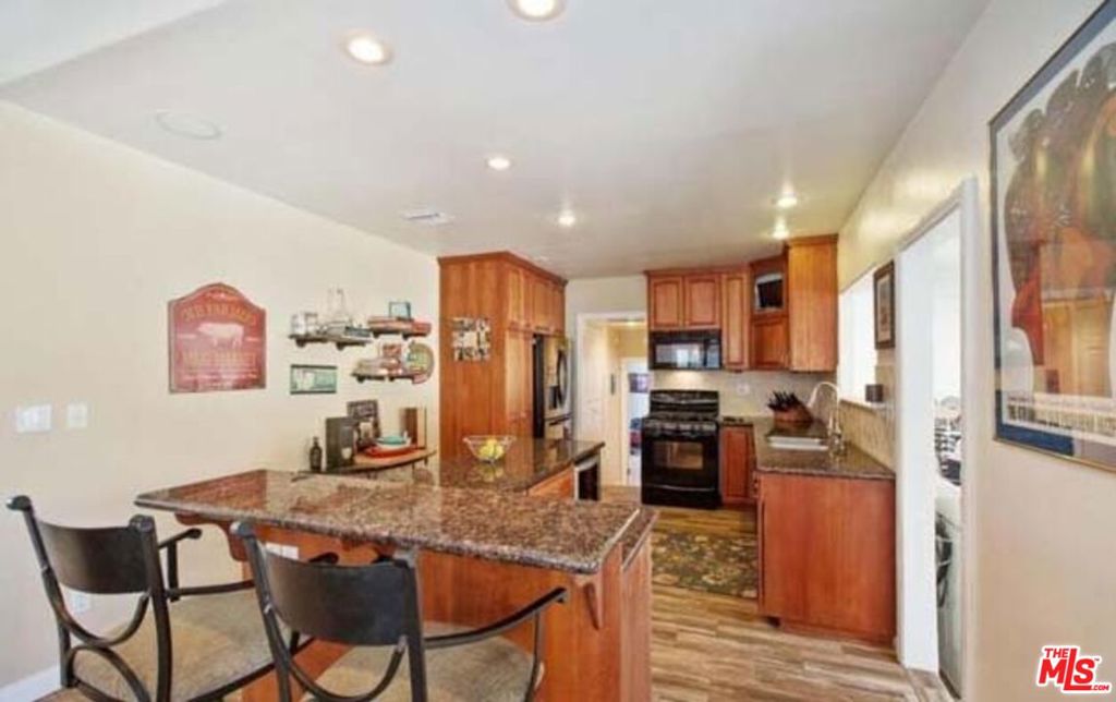 2340 Caldero Property Photo 6