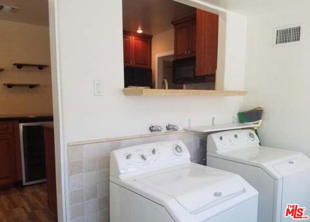 2340 Caldero Property Photo 8
