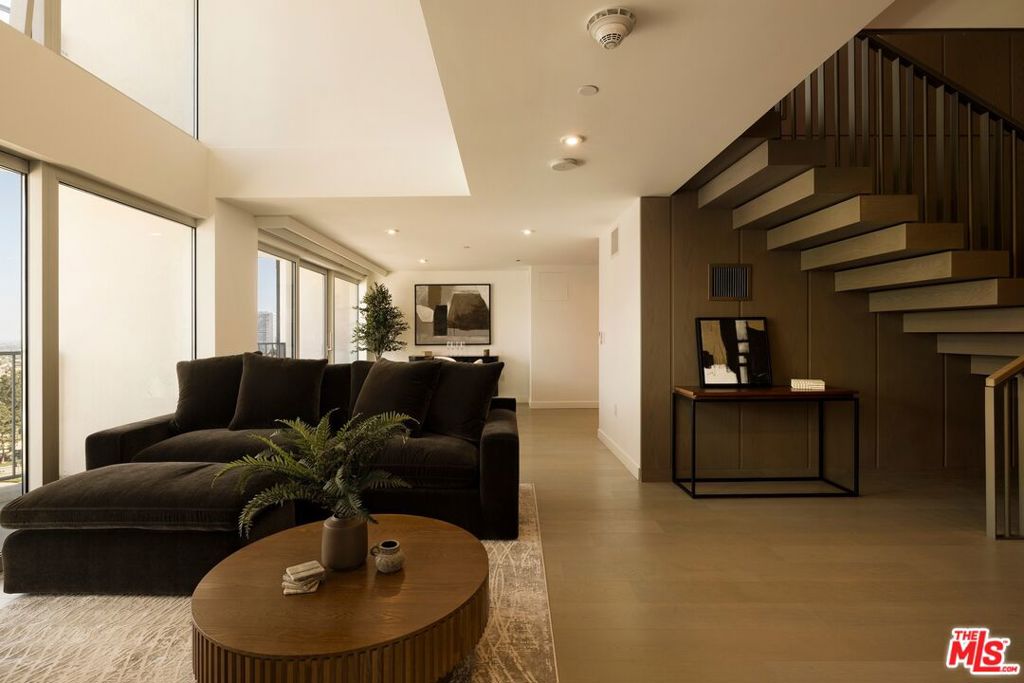 2025 Avenue Of The Stars 1412 Property Photo 1