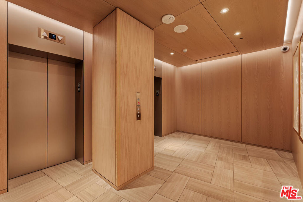 2025 Avenue Of The Stars 1412 Property Photo 10