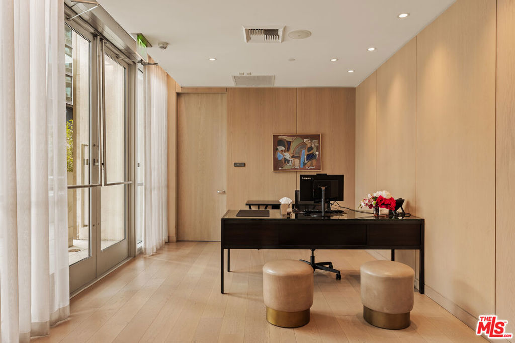2025 Avenue Of The Stars 1412 Property Photo 12