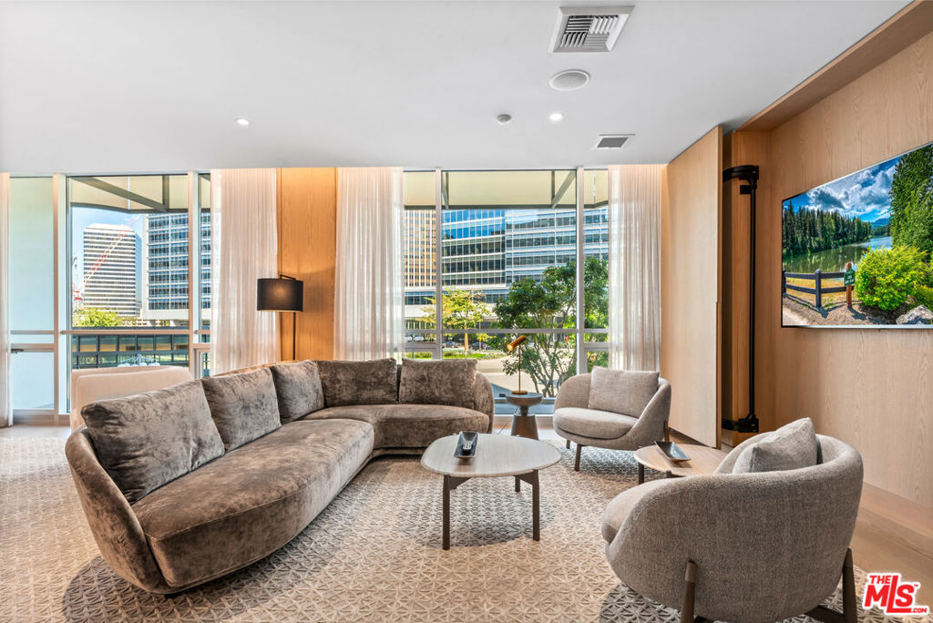 2025 Avenue Of The Stars 1412 Property Photo 19