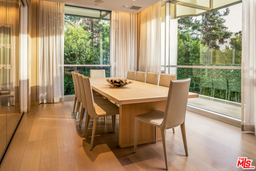 2025 Avenue Of The Stars 1412 Property Photo 22