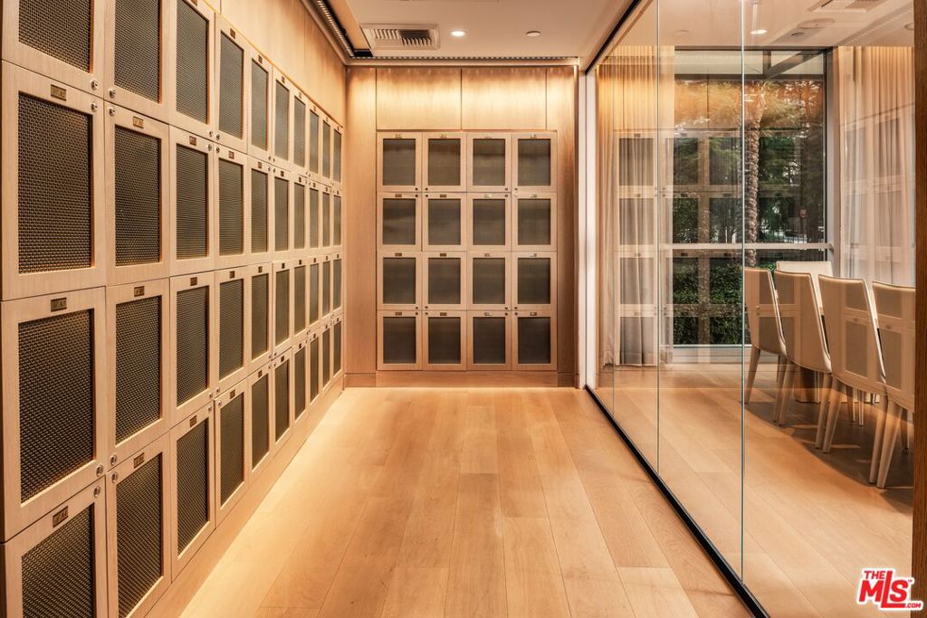 2025 Avenue Of The Stars 1412 Property Photo 23
