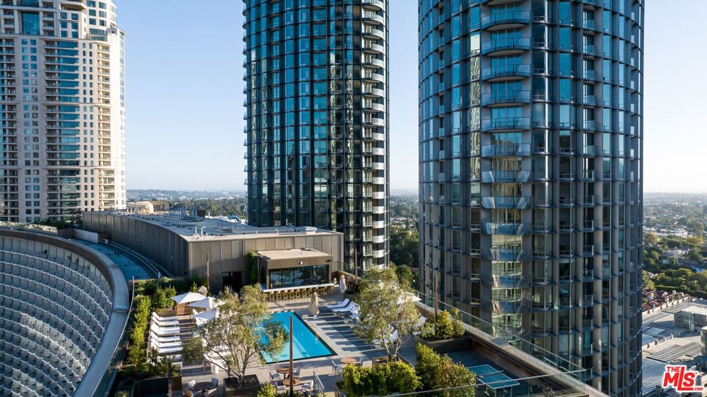 2025 Avenue Of The Stars 1412 Property Photo 25