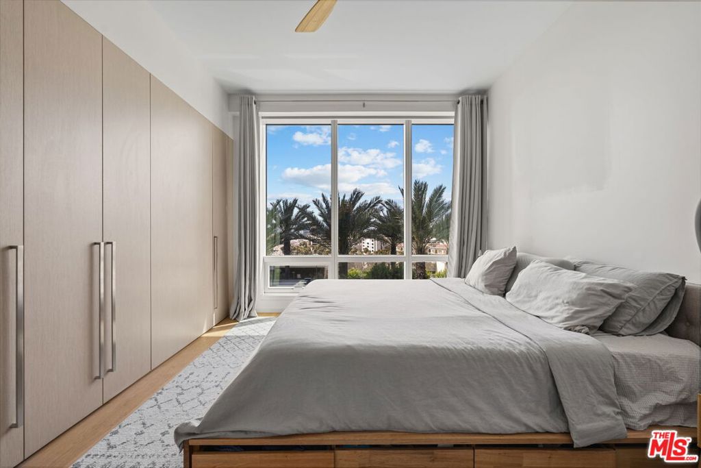 877 Francisco Street 1112 Property Photo 13