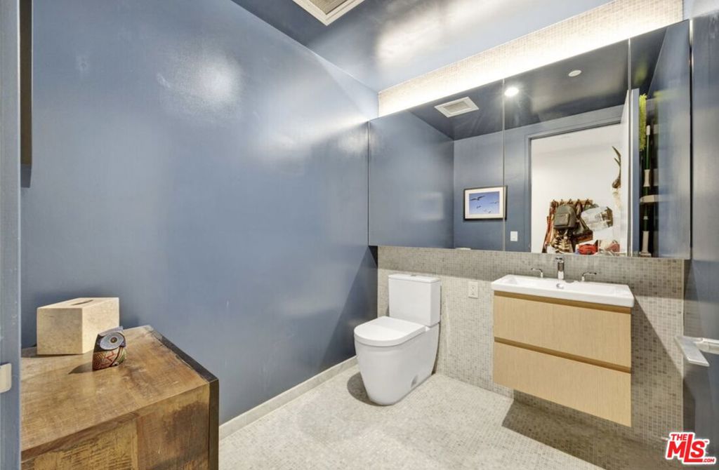 877 Francisco Street 1112 Property Photo 20