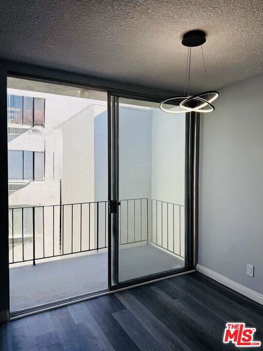 360 S Kenmore Avenue 305 Property Photo 10