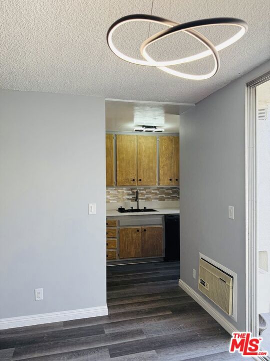 360 S Kenmore Avenue 305 Property Photo 11