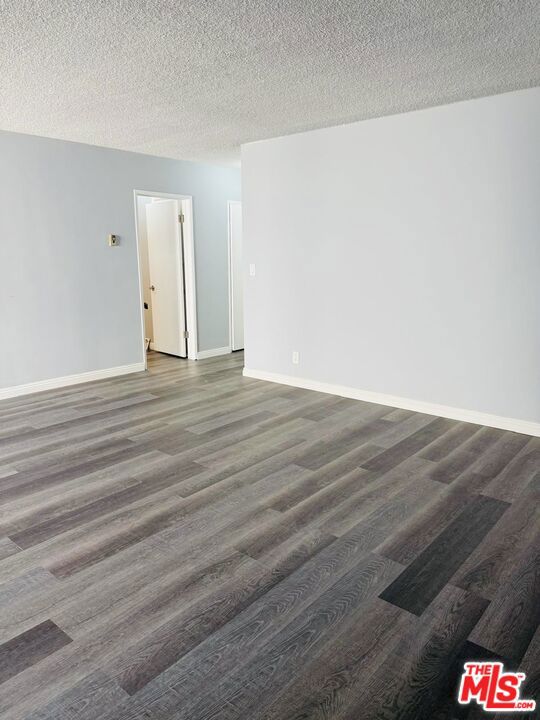 360 S Kenmore Avenue 305 Property Photo 12