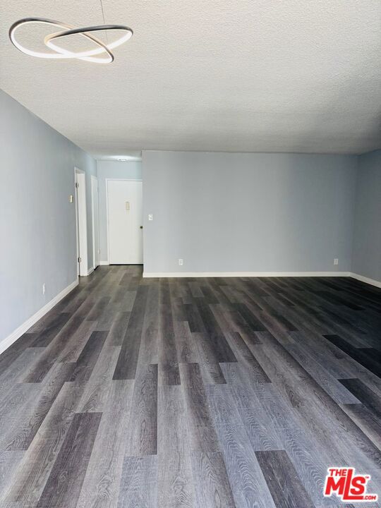 360 S Kenmore Avenue 305 Property Photo 13