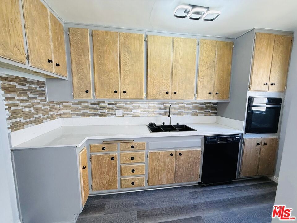 360 S Kenmore Avenue 305 Property Photo 14